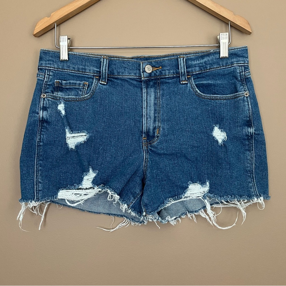 {Old Navy} Boyfriend Distressed Mid-Rise Jean Shorts in Blue - Womens 8